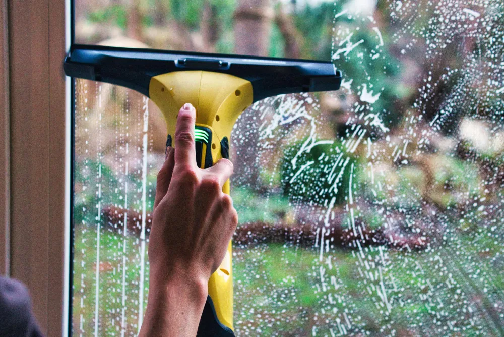 Why Choose Bedeen Cleaning Services for Window Cleaning in Ipswich?